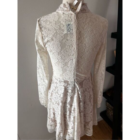 Lace white tan dress size small - Picture 2 of 6